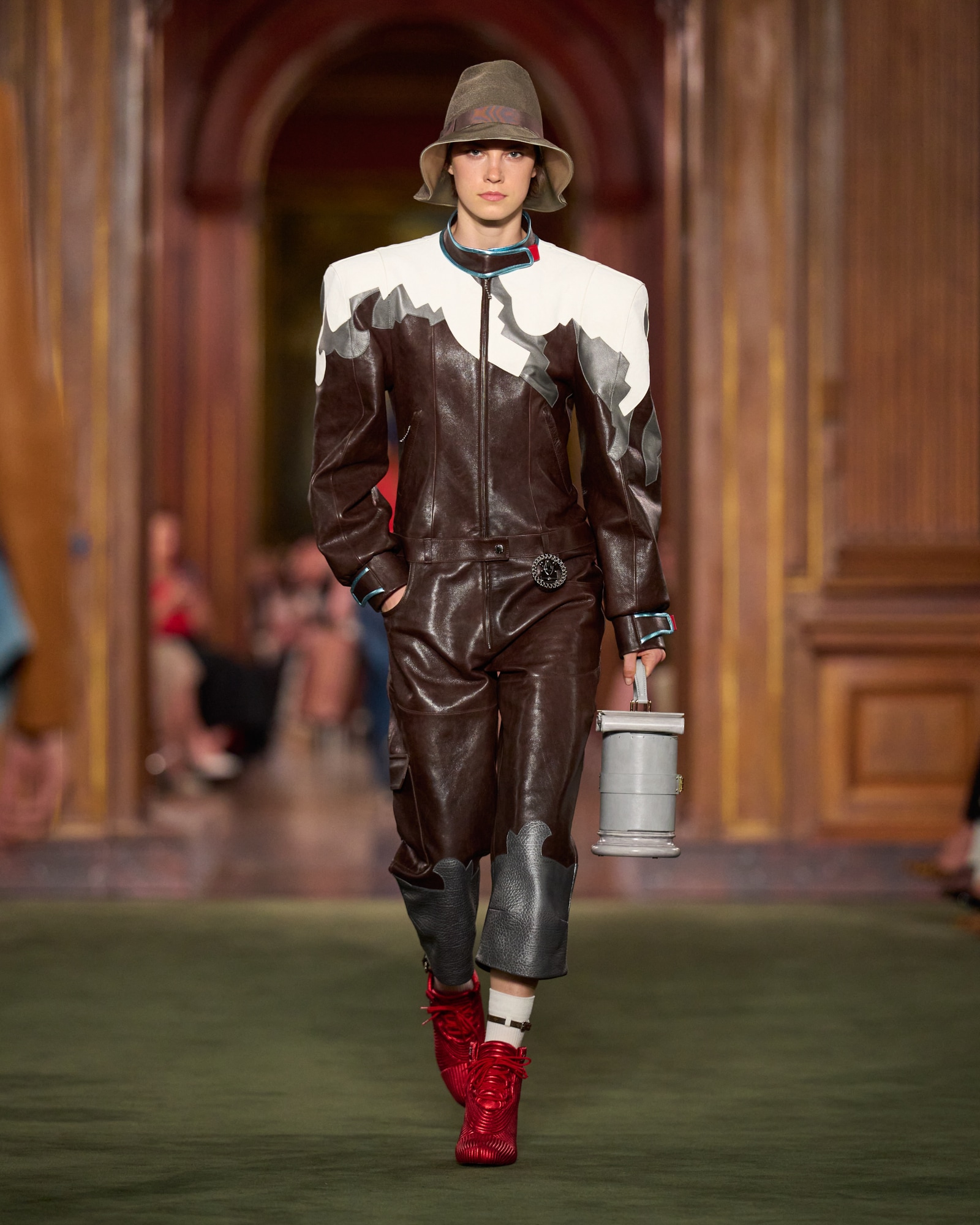 Cruise 2027 | LOUIS VUITTON