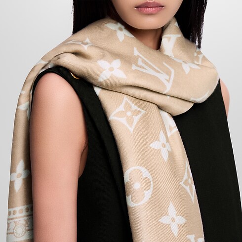 Amazingram stole . in Women's Accessories Shawls and Stoles collections by Louis Vuitton (Product zoom)