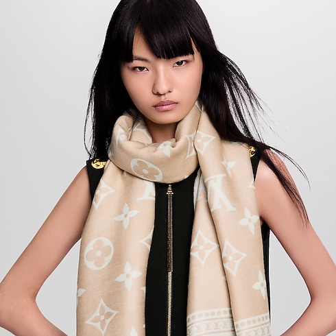 Amazingram stole . in Women's Accessories Shawls and Stoles collections by Louis Vuitton (Product zoom)