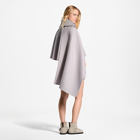 Asymmetrical Mahina Cape Coat
in Women's Ready-to-Wear Coats and Jackets collections by Louis Vuitton (Product zoom)