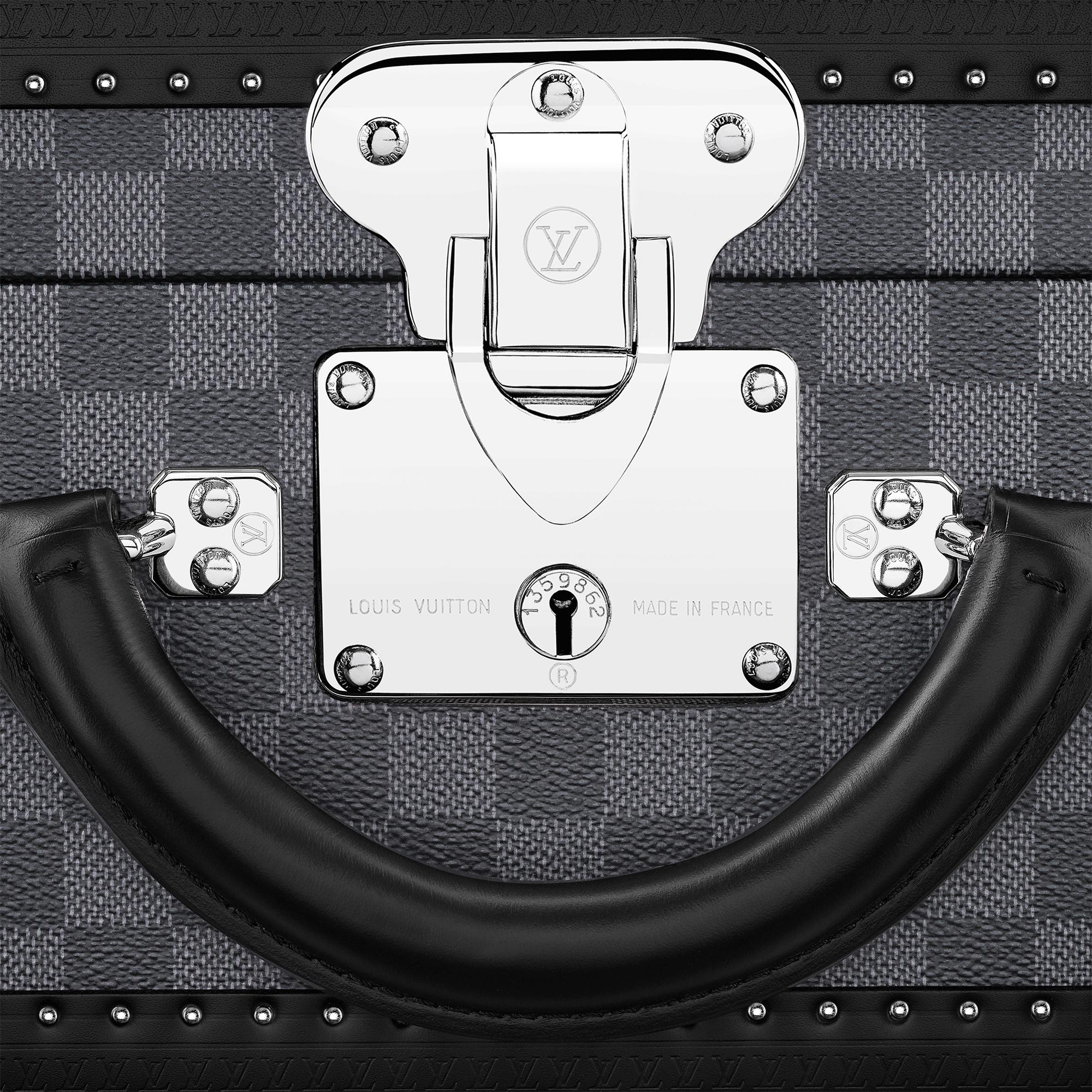 Bisten 50 Damier Graphite Canvas in Men