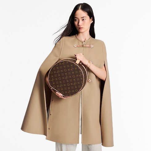 Boîte Chapeau 30 Monogram Canvas in Les Extraordinaires's Hardsided Boxes collections by Louis Vuitton (Product zoom)