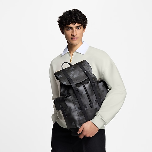 Christopher MM D16 in Bags and Small Leather Goods's Men Bags LV Icons collections by Louis Vuitton (Product zoom)