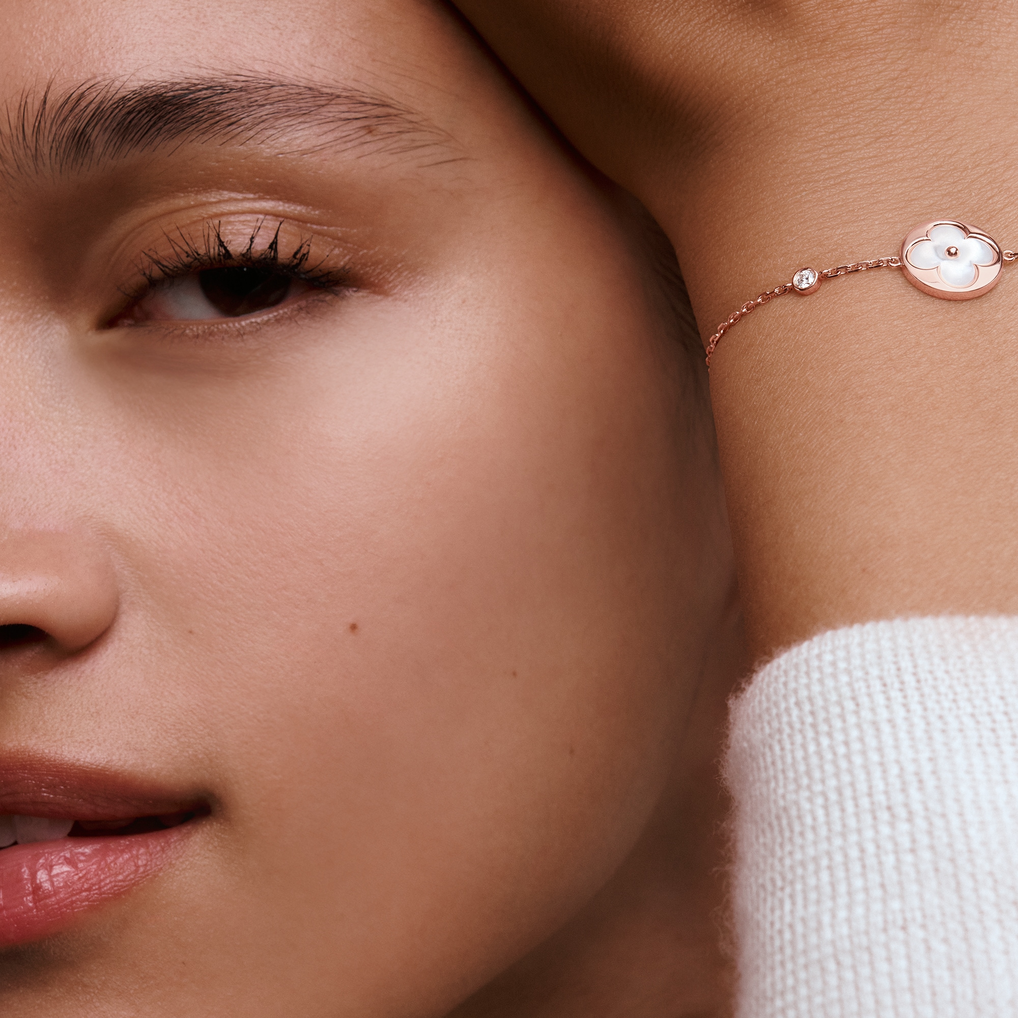 Color Blossom BB Sun Bracelet, Pink Gold, White Mother-of-Pearl and Diamond  in Jewellery