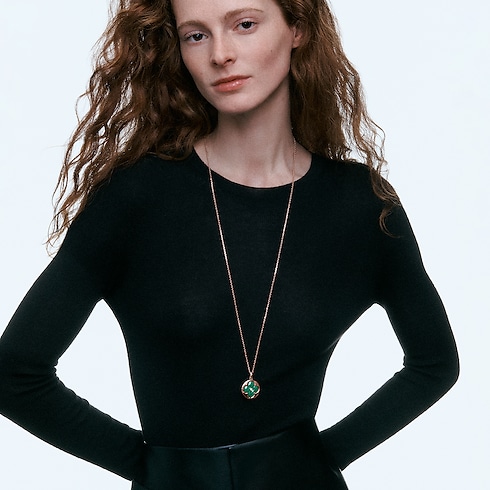 Color BLOSSOM XL MEDALLION, PINK GOLD,MALACHITE AND DIAMOND in Jewellery's Categories All Fine Jewellery collections by Louis Vuitton (Product zoom)