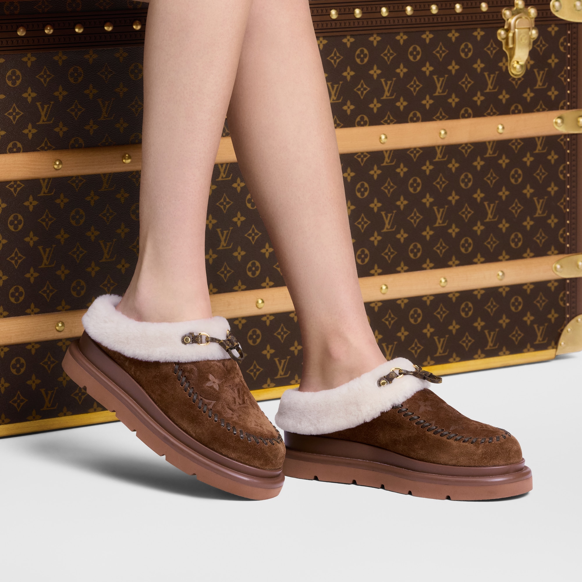 Cortina Closed Mule  in Women