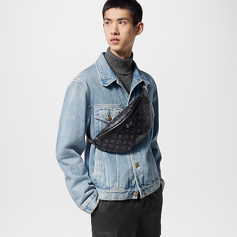 Discovery Bumbag PM Monogram Eclipse in Men's Bags All Bags For Men collections by Louis Vuitton (Product zoom)
