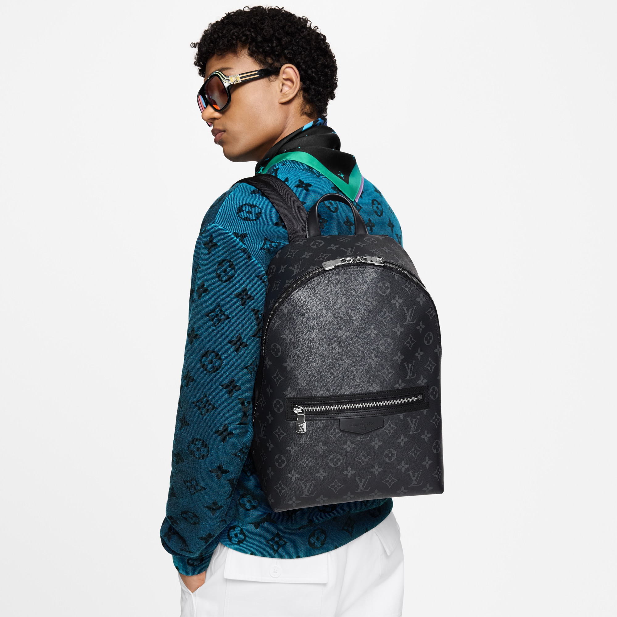 Discovery Slim Backpack Monogram Eclipse in Bags and Small Leather Goods