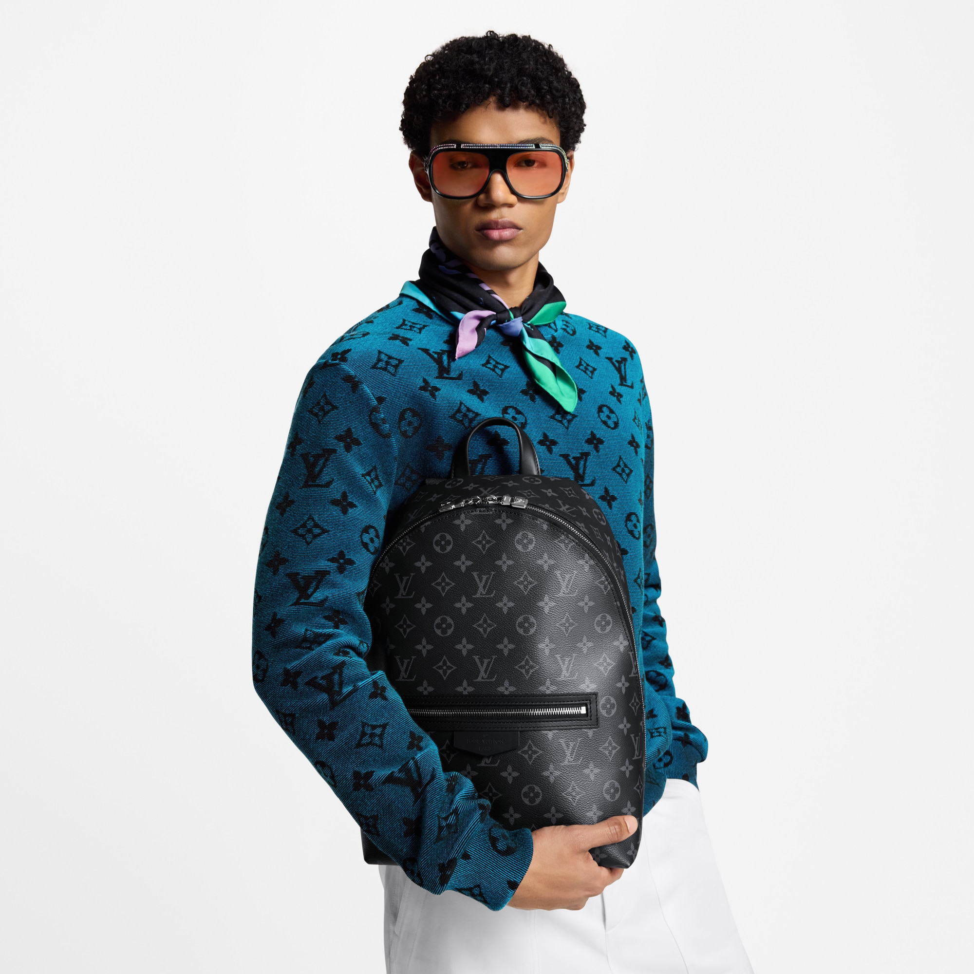 Discovery Slim Backpack Monogram Eclipse in Bags and Small Leather Goods