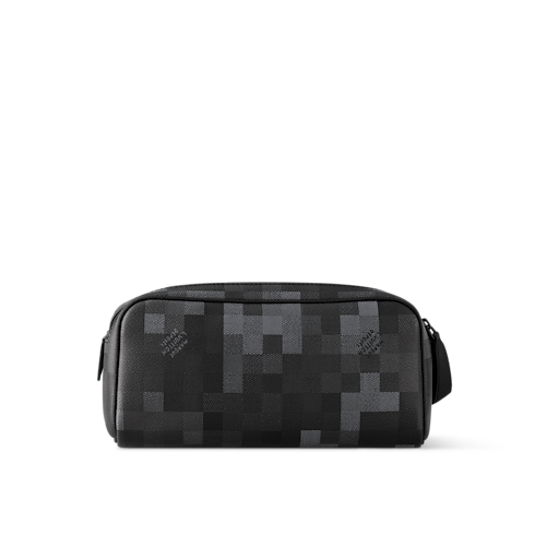 Dopp Kit D16 in Men's Travel Travel Accessories collections by Louis Vuitton (Product zoom)
