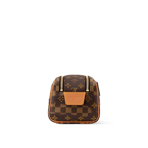 Dopp Kit in Men's Travel Travel Accessories collections by Louis Vuitton (Product zoom)