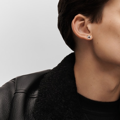 Empreinte Ear Studs, White Gold in Jewellery's Categories All Fine Jewellery collections by Louis Vuitton (Product zoom)
