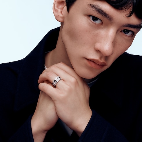 Empreinte Large Ring, White Gold in Jewellery's Categories All Fine Jewellery collections by Louis Vuitton (Product zoom)