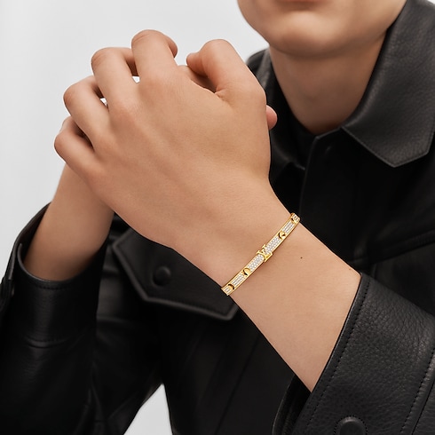 Empreinte Medium Bangle, Yellow Gold and Diamonds in Jewellery's Categories All Fine Jewellery collections by Louis Vuitton (Product zoom)