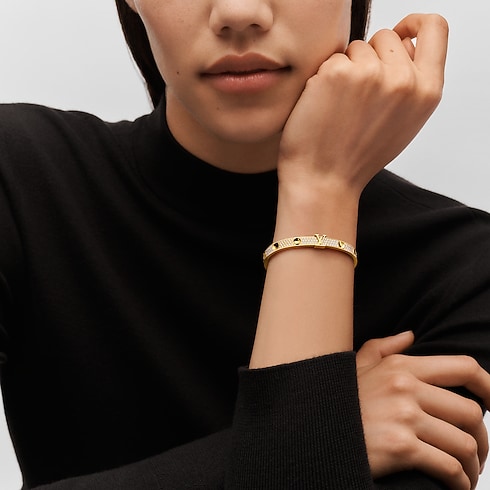 Empreinte Medium Bangle, Yellow Gold and Diamonds in Jewellery's Categories All Fine Jewellery collections by Louis Vuitton (Product zoom)