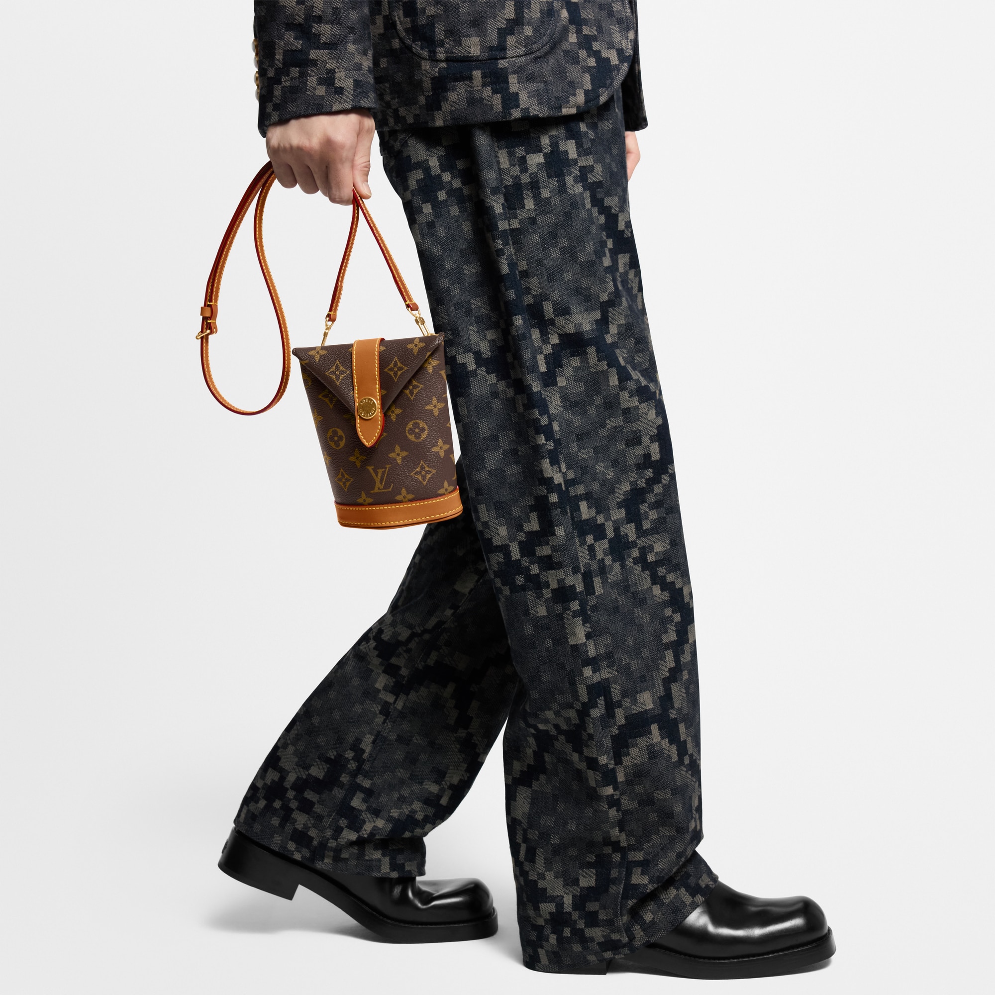 Envelope Pouch G69 in Men