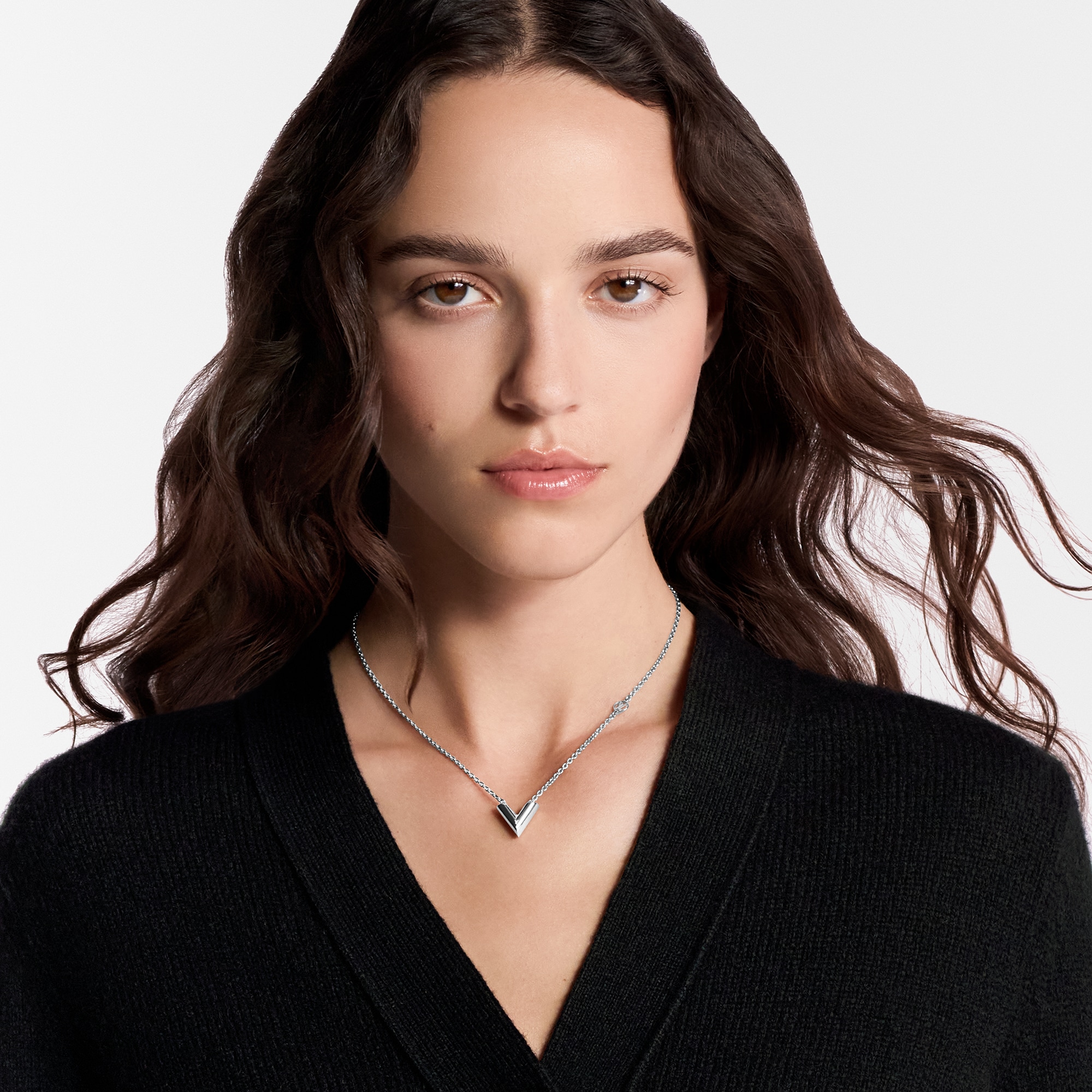 Essential V Supple Necklace . in Women