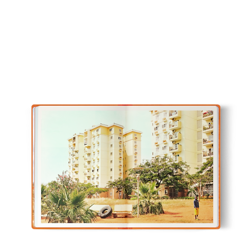 Fashion Eye Kilamba in Trunks, Travel and Home's Books and Stationery Fashion Eye Books collections by Louis Vuitton (Product zoom)