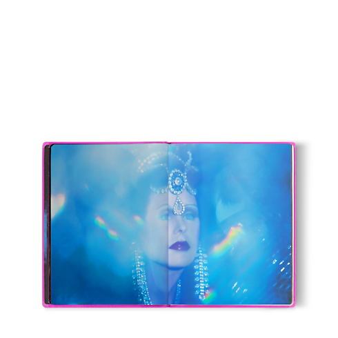 Fashion Eye Las Vegas in Trunks, Travel and Home's Books and Stationery Fashion Eye Books collections by Louis Vuitton (Product zoom)