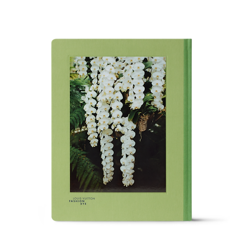 Fashion Eye Singapore in Trunks, Travel and Home's Books and Stationery Fashion Eye Books collections by Louis Vuitton (Product zoom)