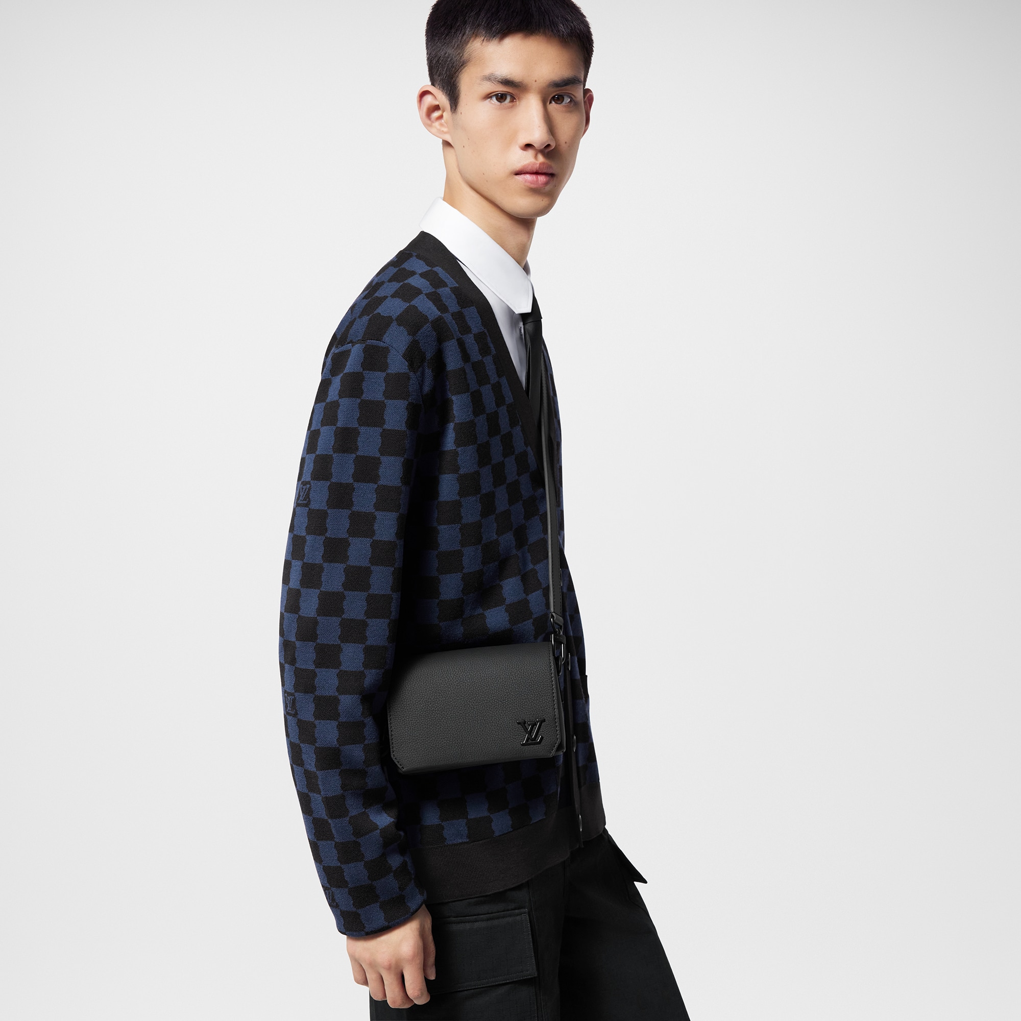Fastline Wearable Wallet  LV Aerogram in Men