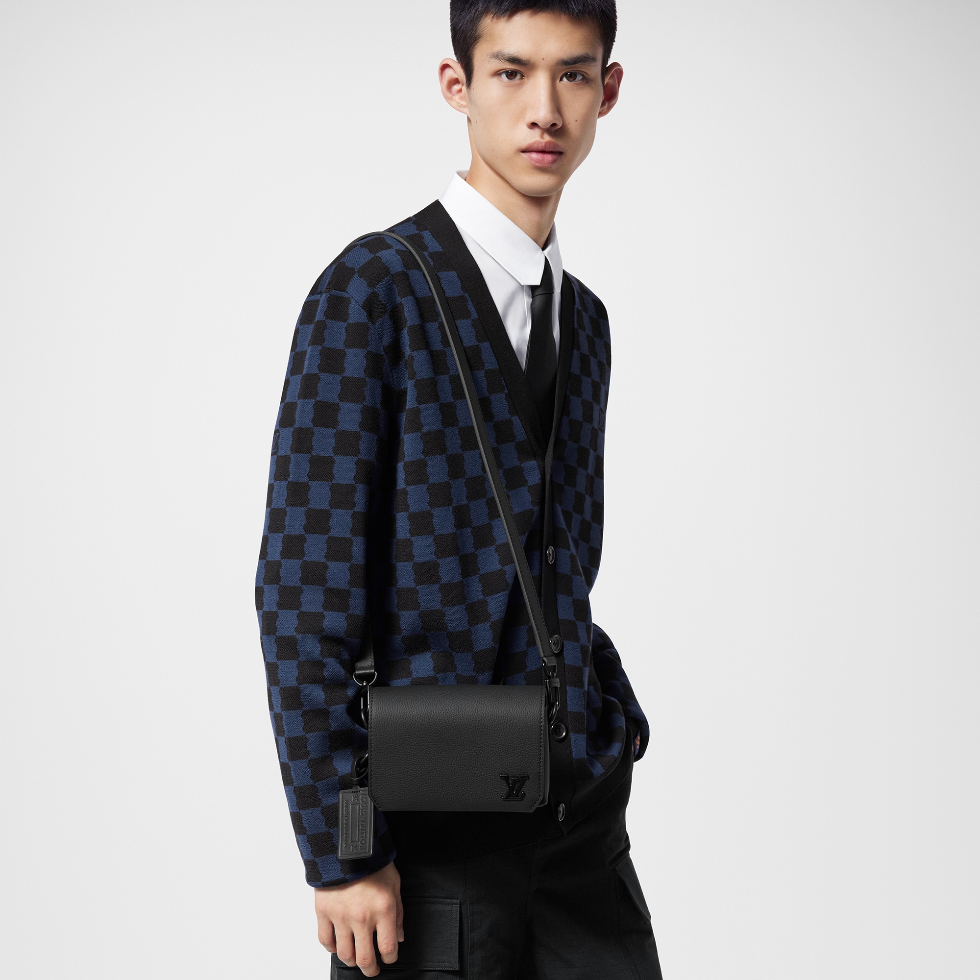 Fastline Wearable Wallet  LV Aerogram in Men