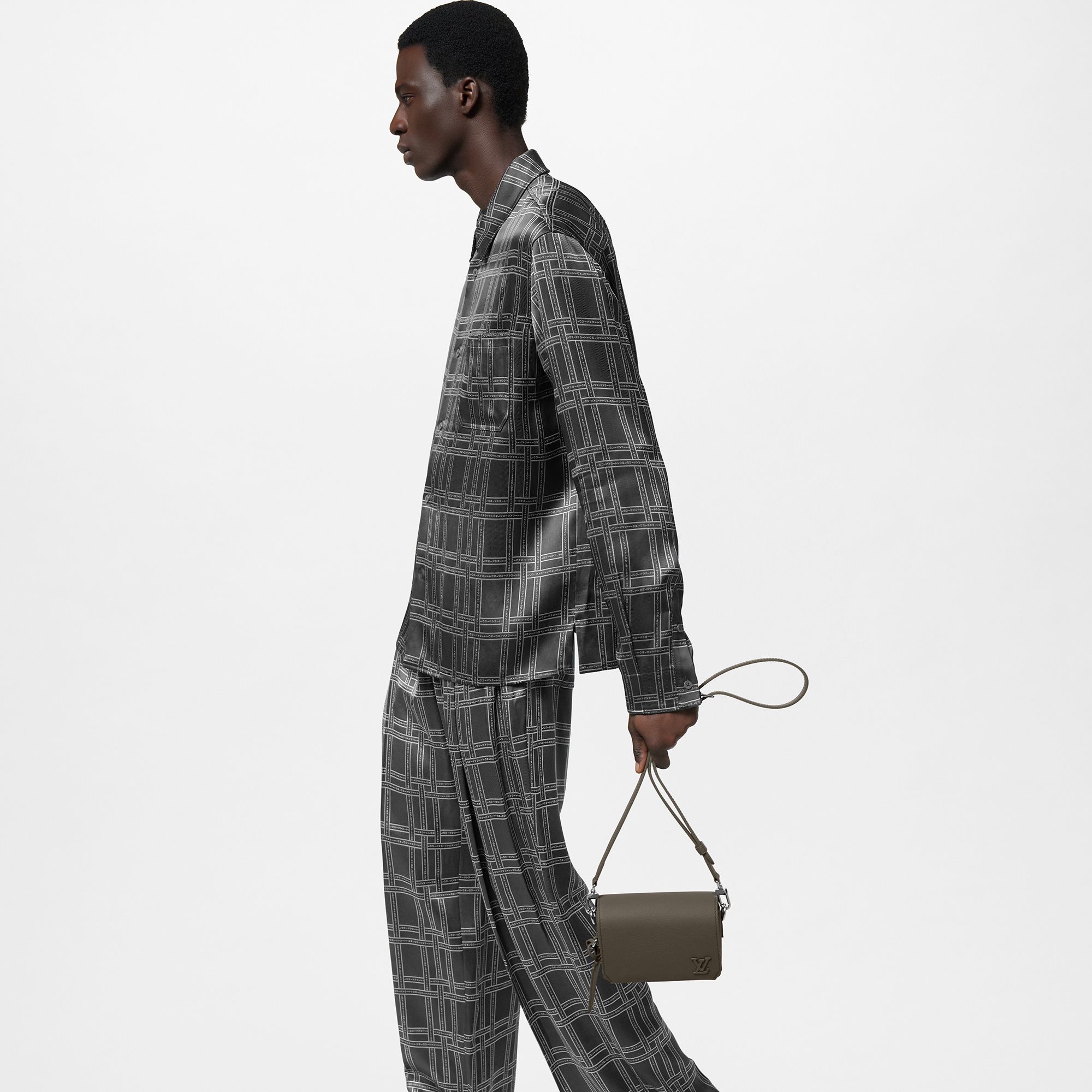Fastline Wearable Wallet  LV Aerogram in Men
