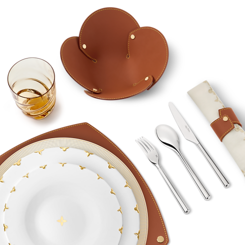Flower Crown Set of 2 Dinner Plates ambiance view
