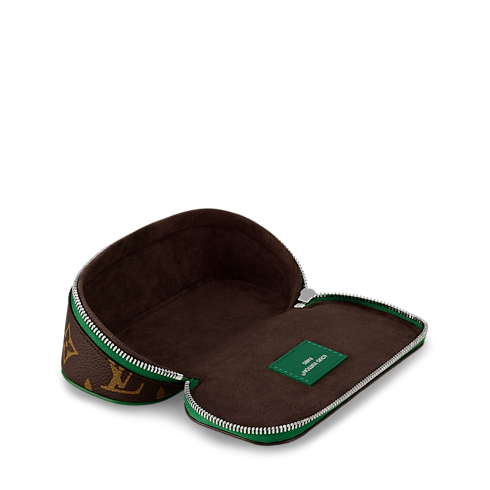 Golf Sunglasses Pouch in Trunks, Travel and Home's Sport and Games } collections by Louis Vuitton (Product zoom)