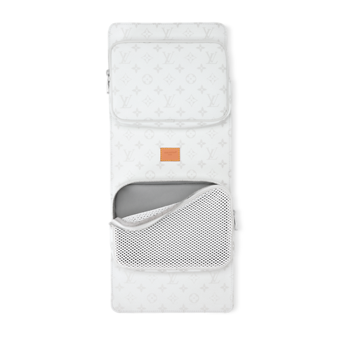Hanging Toiletry Bag in New's For Men App Early Access: LV Ski collections by Louis Vuitton (Product zoom)