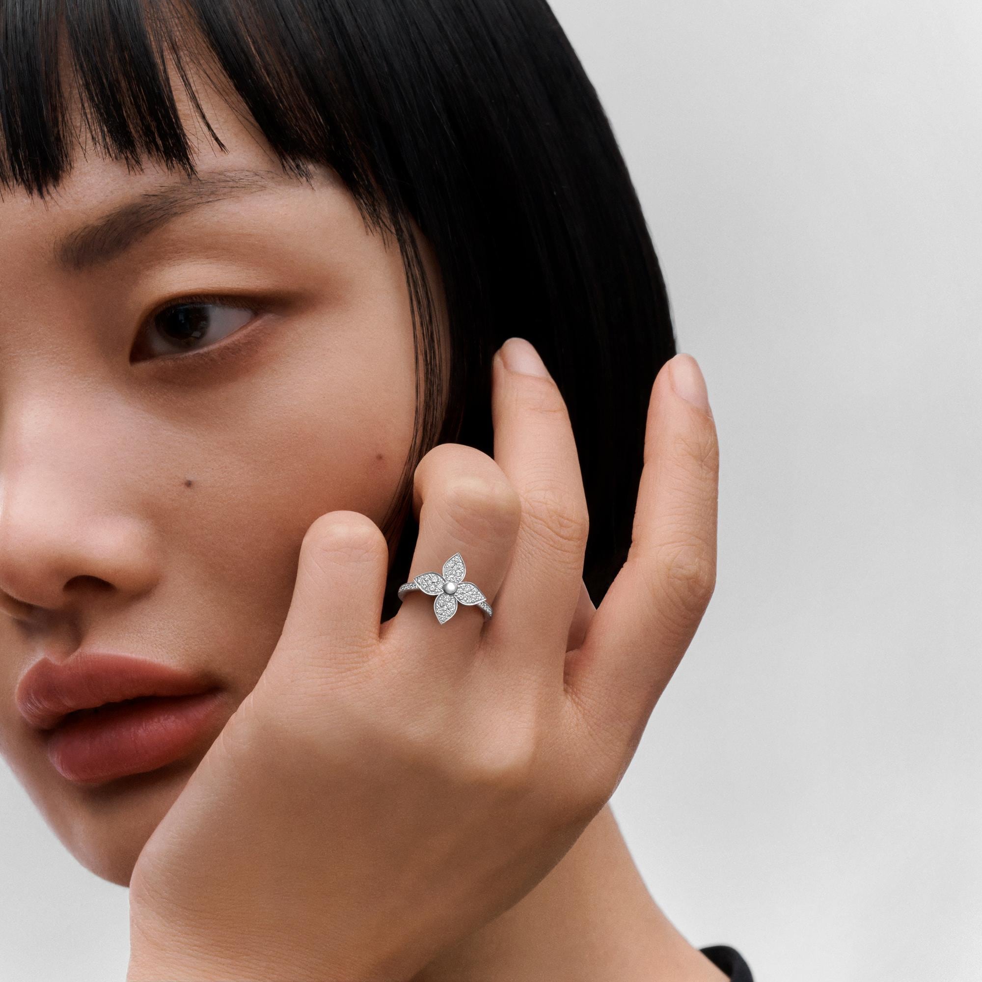 Idylle Blossom Ring, White Gold And Diamonds  in Jewellery