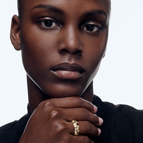 Le Damier de Louis Vuitton Large Ring, Yellow Gold and Diamonds in Jewellery's Categories Rings collections by Louis Vuitton (Product zoom)