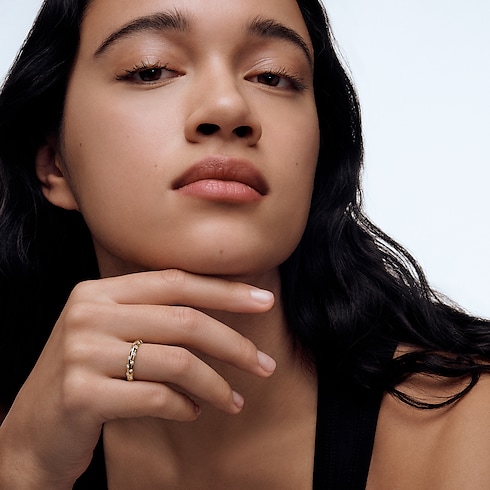 Le Damier de Louis Vuitton Small Ring, Yellow Gold and Diamonds in Jewellery's Categories Rings collections by Louis Vuitton (Product zoom)