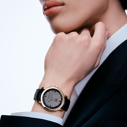 Louis Vuitton Escale, Automatic, 39mm, Rose Gold in Watches's All Watches } collections by Louis Vuitton (Product zoom)