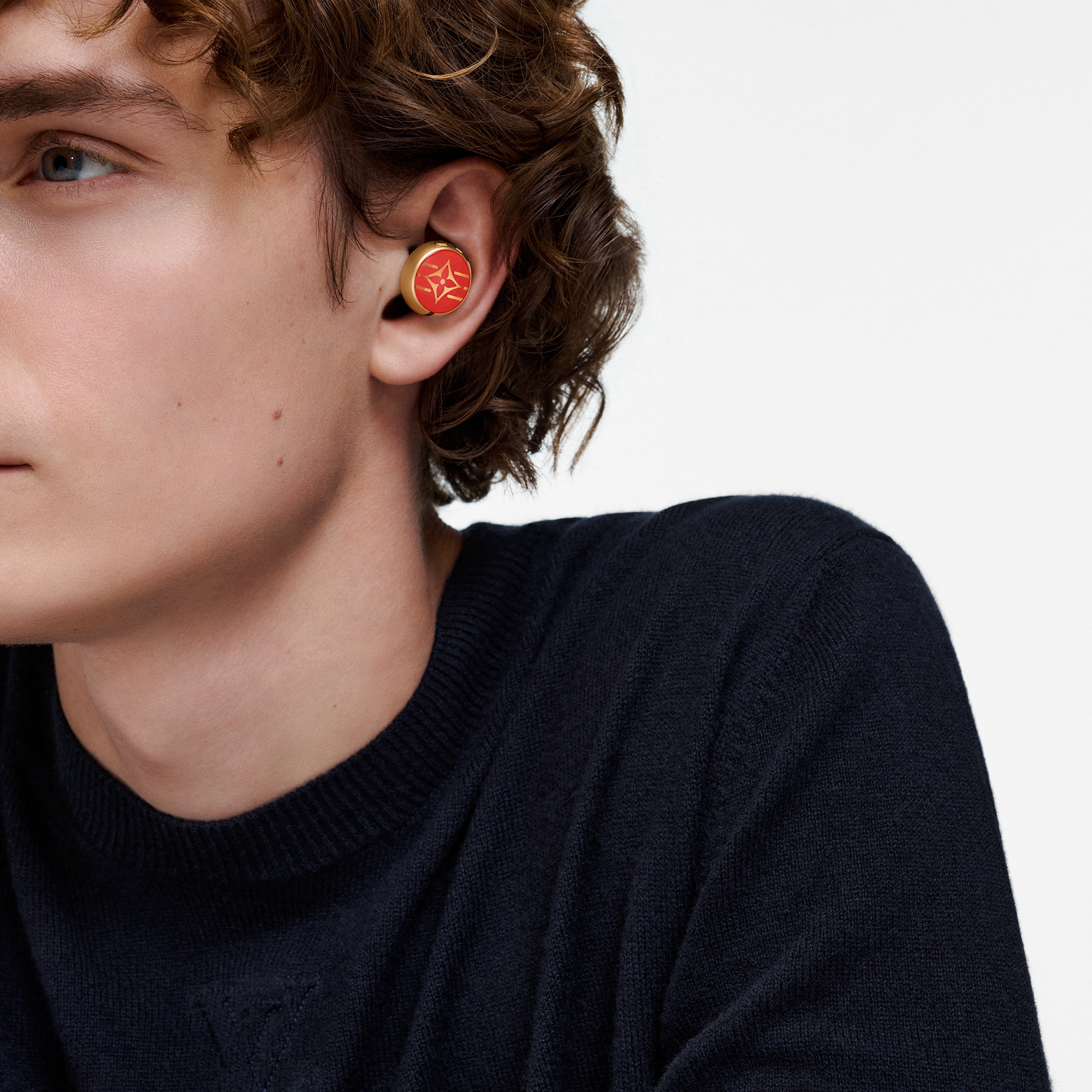 Louis Vuitton Horizon Light Up Earphones - Red  in Trunks, Travel and Home