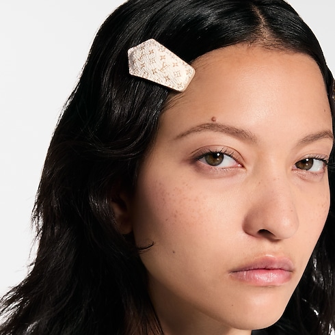 LV Backstage Mini Hair Clips . in Women's Fashion Jewellery Designer Fashion Jewellery collections by Louis Vuitton (Product zoom)