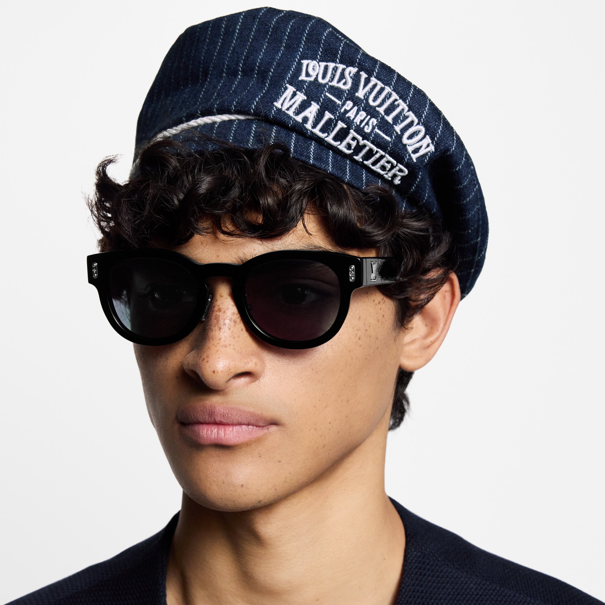 LV Confidence Round Sunglasses . in Men