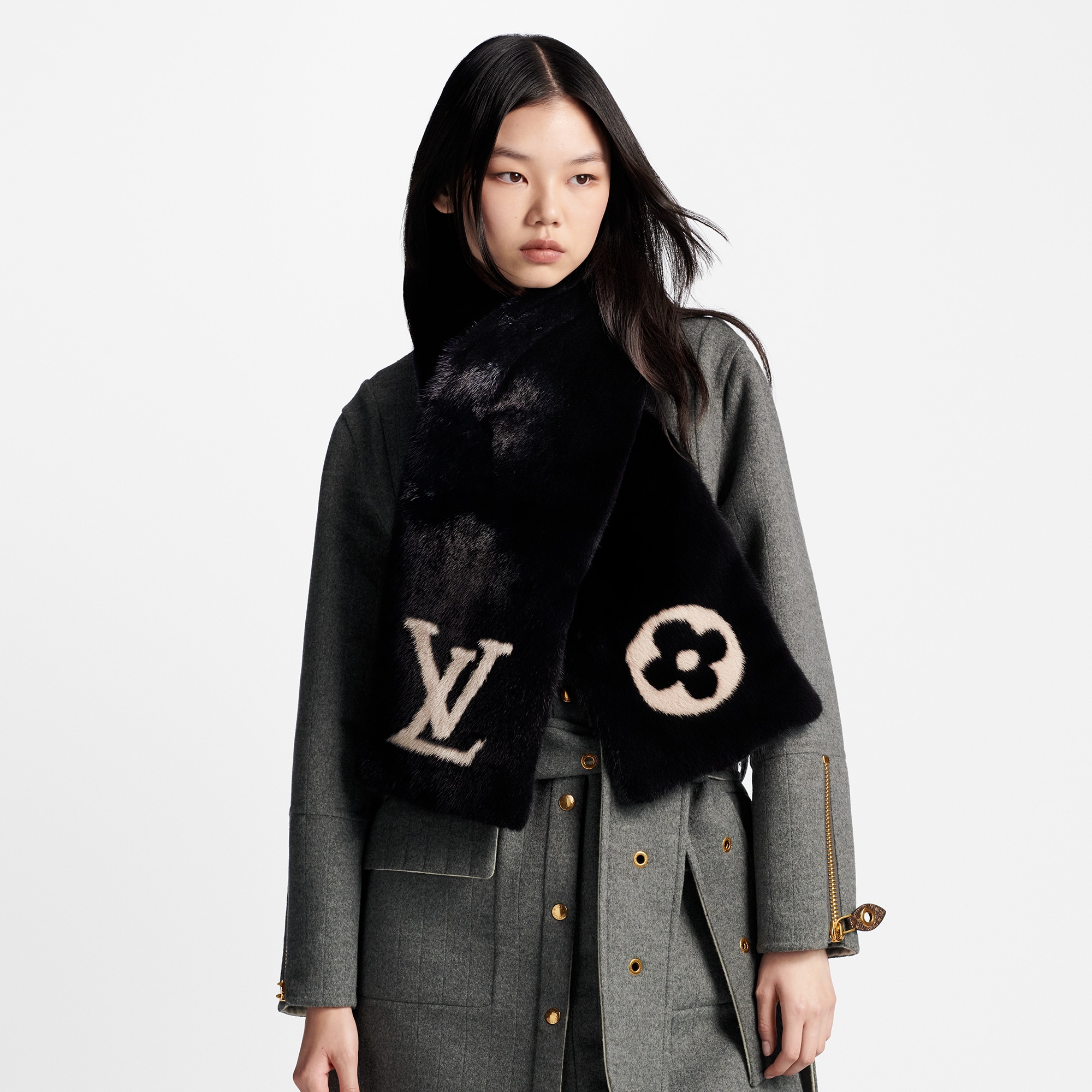 LV Cosy Mink Fur Scarf . in Women
