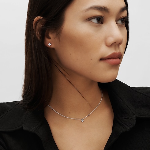 LV Diamonds Pendant, LV Monogram Star cut in Jewellery's Collections LV Diamonds collections by Louis Vuitton (Product zoom)