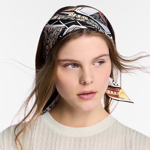 LV Library Square 70 . in Women's Accessories Silk Squares and Bandeaus collections by Louis Vuitton (Product zoom)