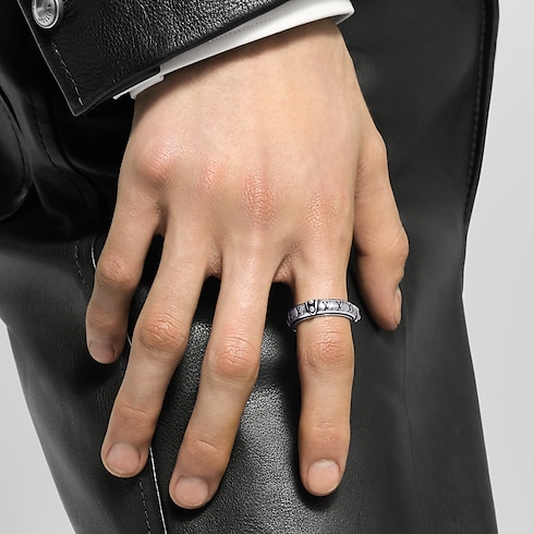 LV Lozine Ring . in Men's Fashion Jewellery Rings collections by Louis Vuitton (Product zoom)