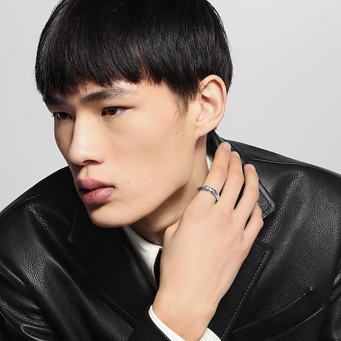 LV Lozine Ring . in Men's Fashion Jewellery Rings collections by Louis Vuitton (Product zoom)