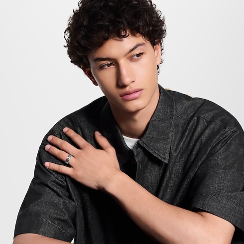 LV Mosaic Thin Ring . in Men's Fashion Jewellery Rings collections by Louis Vuitton (Product zoom)