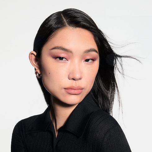 LV Ombres - Eyeshadow Palette in Perfumes and Beauty's Eyes } collections by Louis Vuitton (Product zoom)