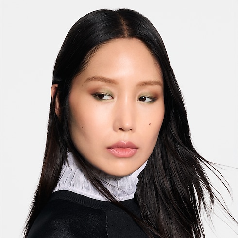 LV Ombres - Eyeshadow Palette in Perfumes and Beauty's Eyes } collections by Louis Vuitton (Product zoom)