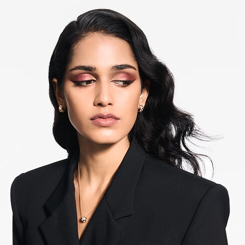 LV Ombres - Eyeshadow Palette Refill in Perfumes and Beauty's Eyes } collections by Louis Vuitton (Product zoom)