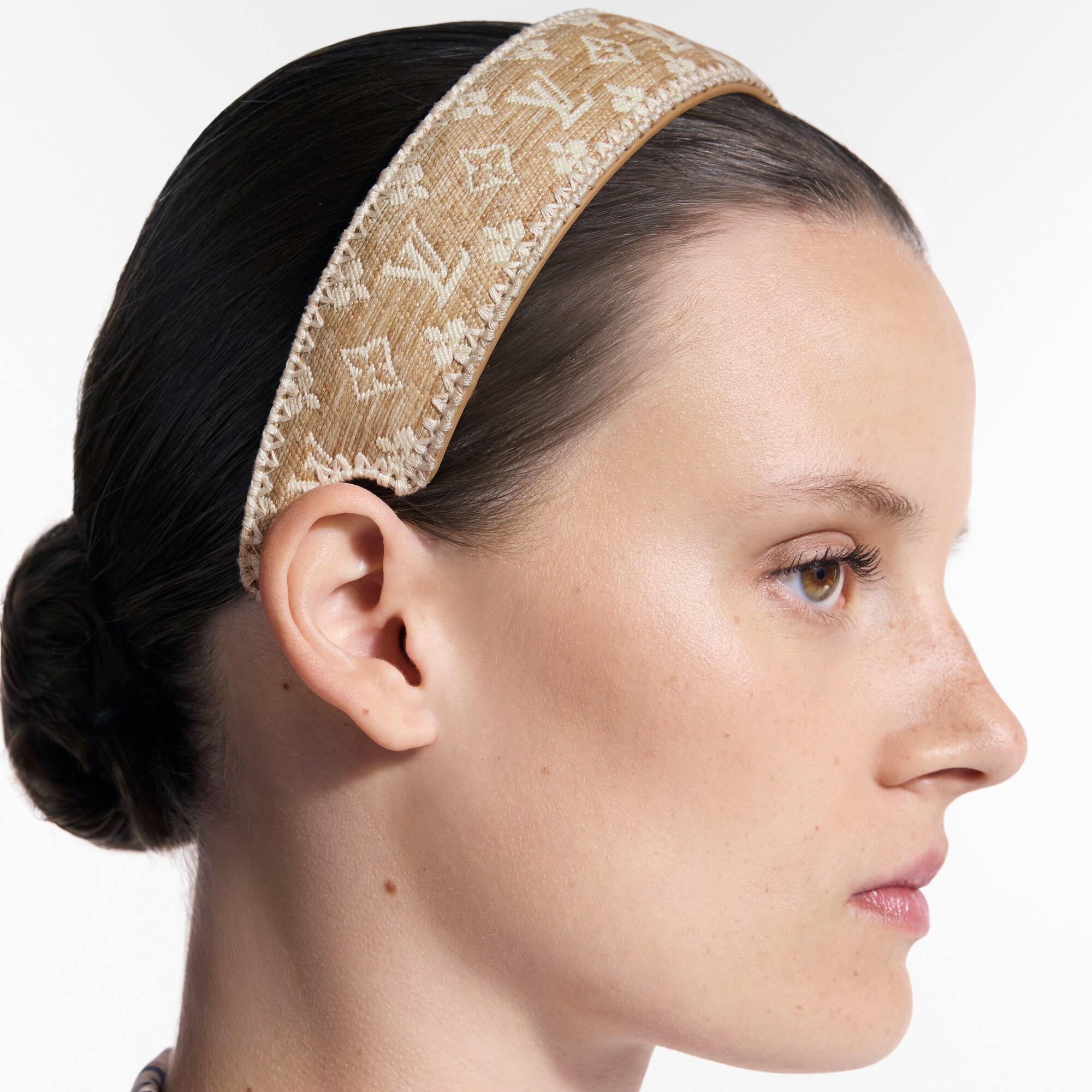 LV Outline . in Women