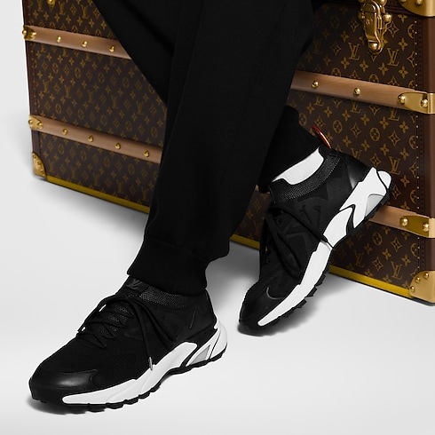 LV Runner Tatic Sneaker in Men's Shoes Sneakers for Men collections by Louis Vuitton (Product zoom)