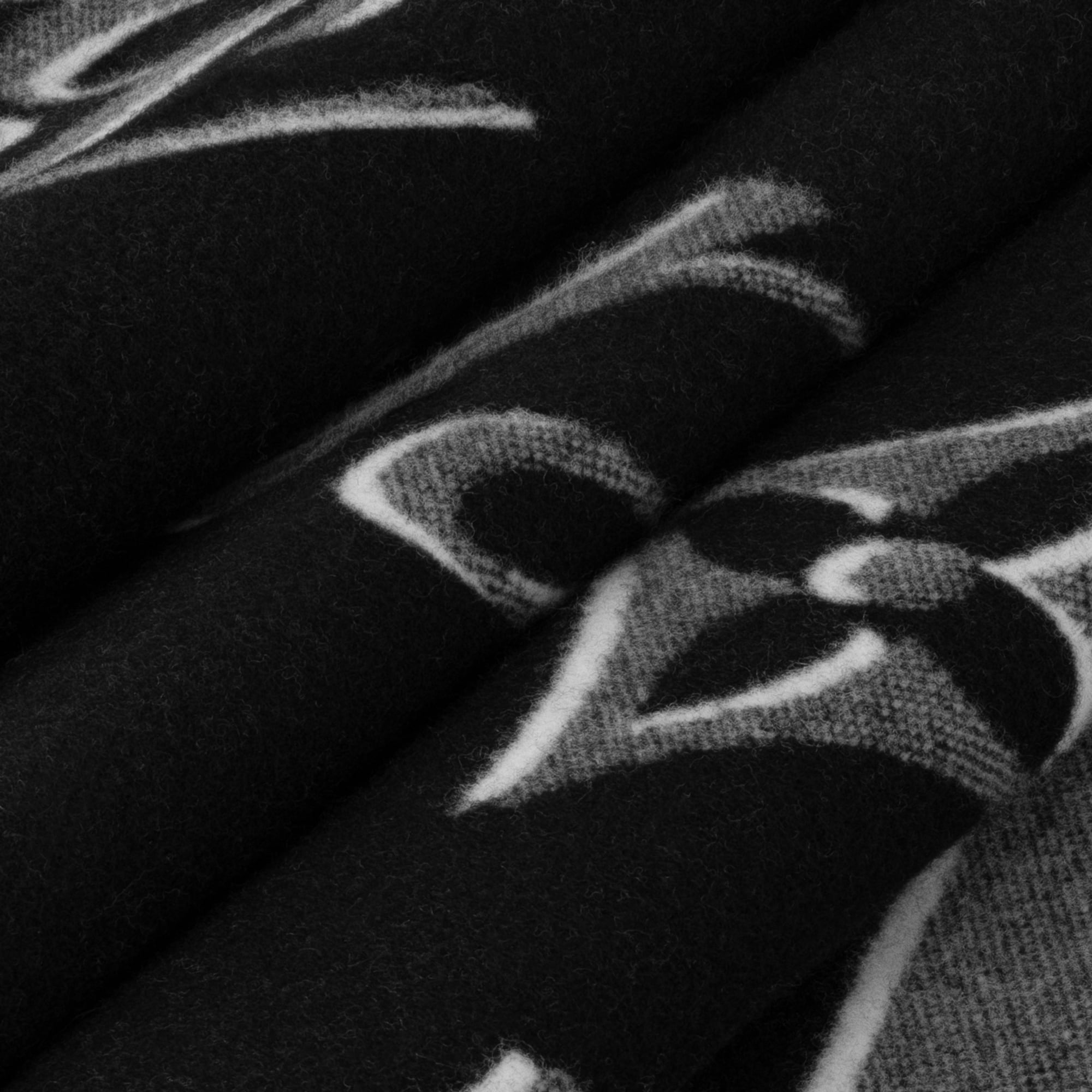 LV Vers Scarf . in Men