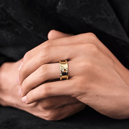 LV Volt One Band Ring, Yellow Gold And Diamond in Jewellery's Categories All Fine Jewellery collections by Louis Vuitton (Product zoom)